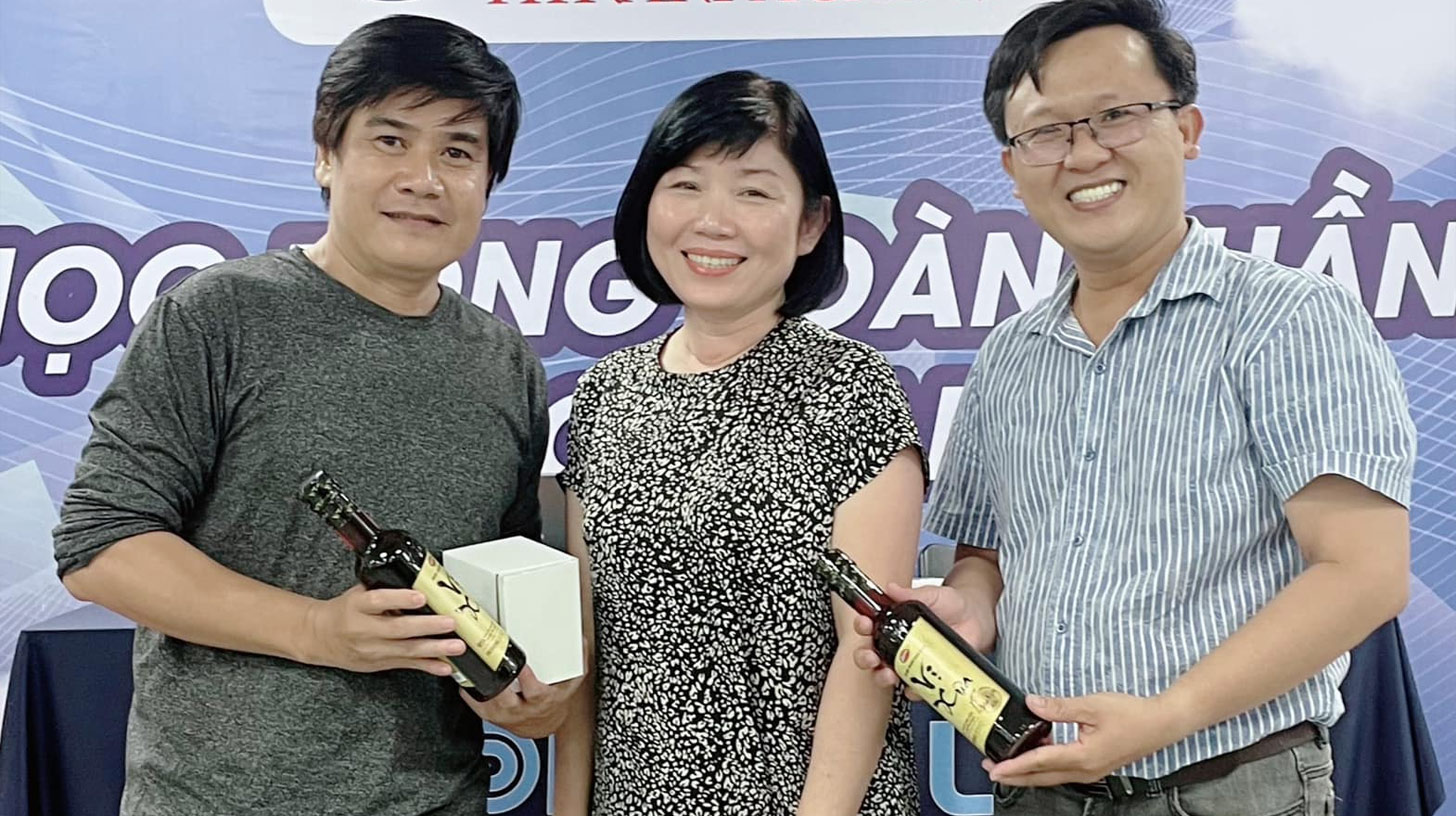 Chị Trúc Nguyễn - GĐ Marketing tham gia workshop với các dòng sản phẩm Barona
