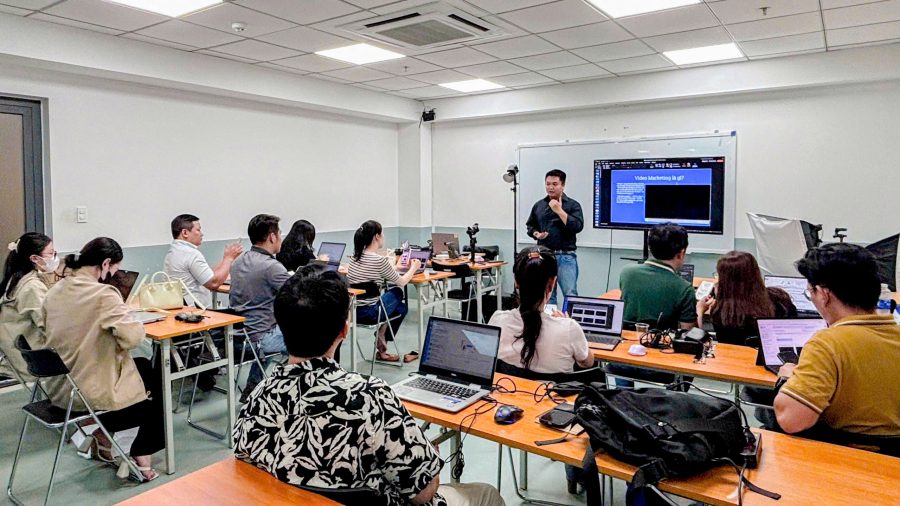 Đừng Để Kỹ Năng Marketing Lỗi Thời – Bắt Kịp Thời Đại A.I Ngay Hôm Nay!
