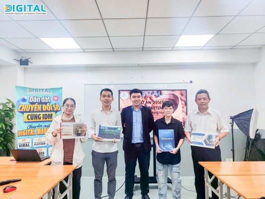 Kết thúc 2 tháng thực chiến Digital Marketing tại IDM của lớp 25DM137